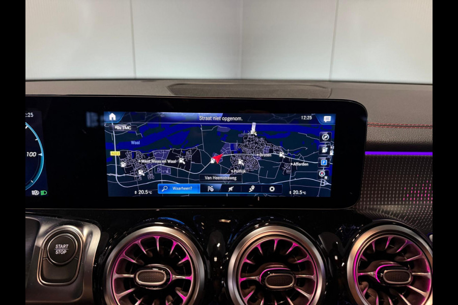 Mercedes-Benz EQB 250+ 7 Persoons 71 kWh SOH 99%-AMG STYLING-PANORAMA-MEMORY-DISTRONIC-ZEER COMPLEET