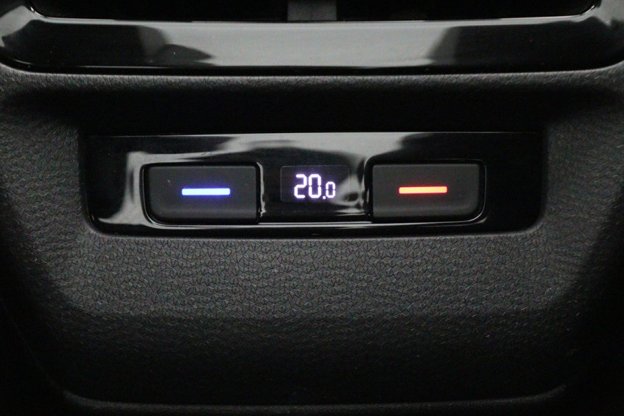 Volkswagen ID.4 First Max 77 kWh Panoramadak, Head-Up, 360° Camera, Travel Assist, Memory, Sfeerverlichting, 21"