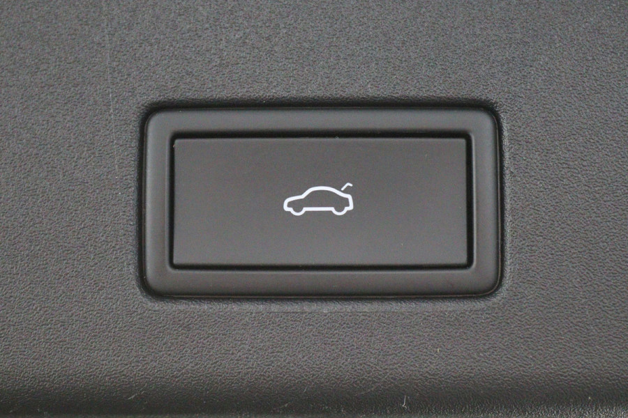 Volkswagen ID.4 First Max 77 kWh Panoramadak, Head-Up, 360° Camera, Travel Assist, Memory, Sfeerverlichting, 21"