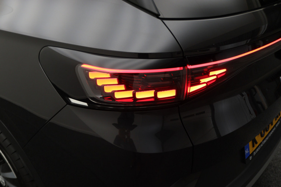Volkswagen ID.4 First Max 77 kWh Panoramadak, Head-Up, 360° Camera, Travel Assist, Memory, Sfeerverlichting, 21"