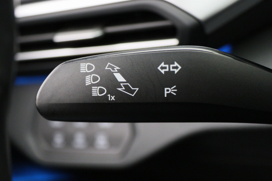 Volkswagen ID.4 First Max 77 kWh Panoramadak, Head-Up, 360° Camera, Travel Assist, Memory, Sfeerverlichting, 21"
