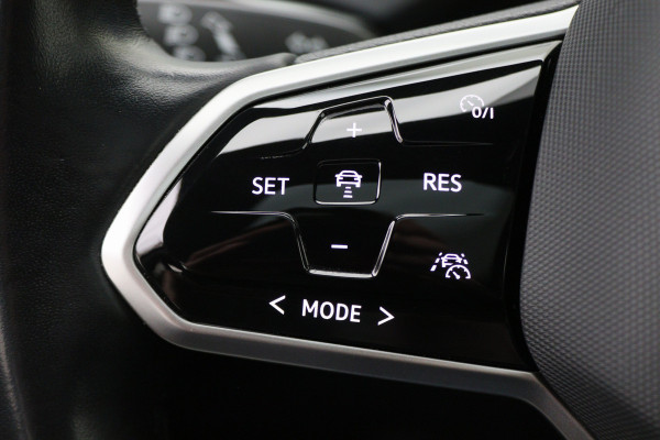 Volkswagen ID.4 First Max 77 kWh Panoramadak, Head-Up, 360° Camera, Travel Assist, Memory, Sfeerverlichting, 21"