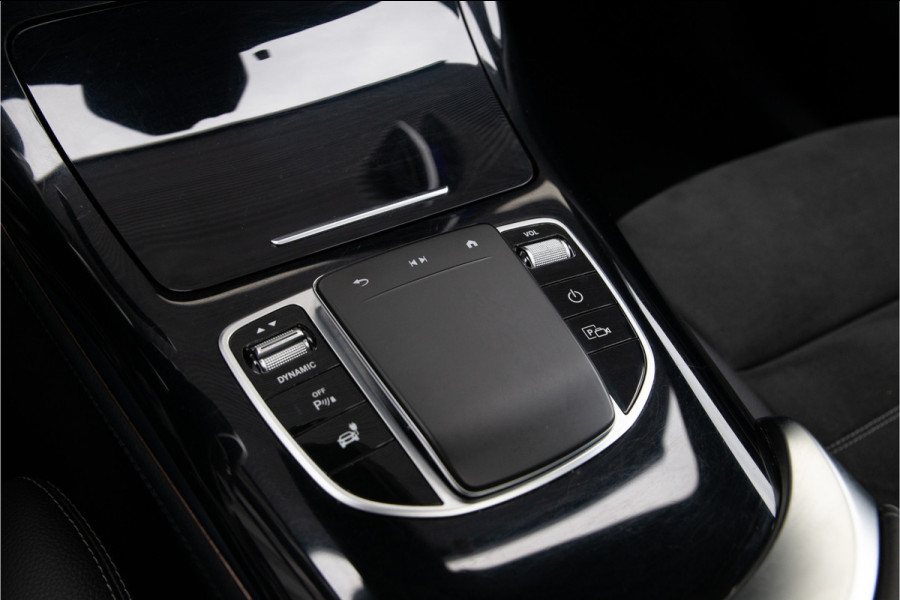 Mercedes-Benz EQC 400 4MATIC AMG Premium Plus Schuifdak, Burmester, Head-Up, Distronic, Memory