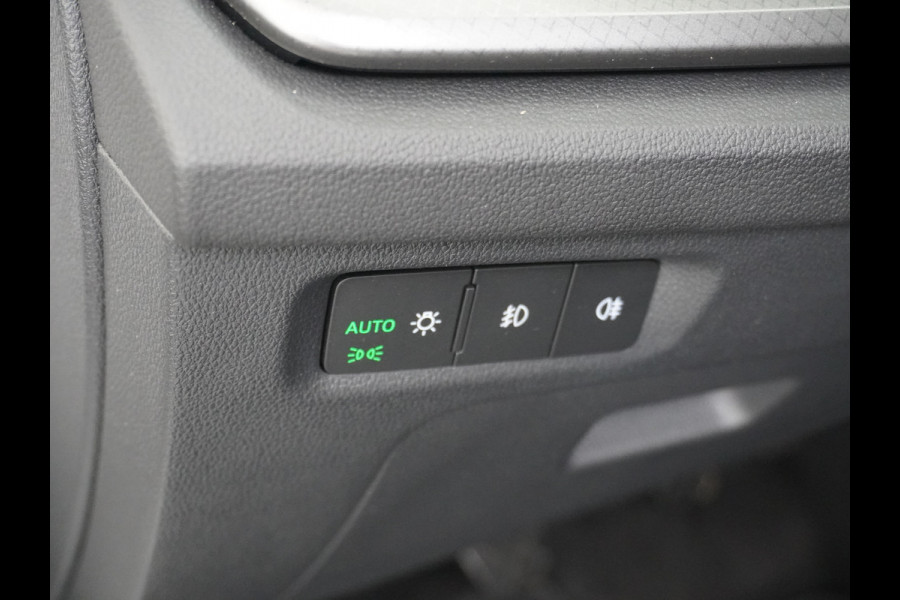 Škoda Octavia Combi T 111PK Apple Carplay Android Trekhaak Virtual Cockpit Elek.Achtreklep Pdc Navi Ecc Cruise Control Business Edition Stoel+Stuurverwarming Lmv Sunset DAB Led  Keyless 1e Eigenaar Origineel Nederlandse Auto 1300kg trekvermogen