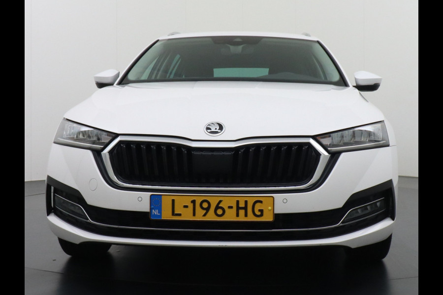 Škoda Octavia Combi T 111PK Apple Carplay Android Trekhaak Virtual Cockpit Elek.Achtreklep Pdc Navi Ecc Cruise Control Business Edition Stoel+Stuurverwarming Lmv Sunset DAB Led  Keyless 1e Eigenaar Origineel Nederlandse Auto 1300kg trekvermogen