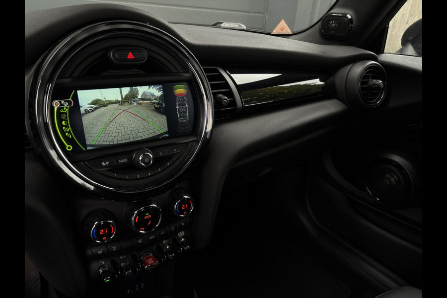 MINI Cabrio 1.5 Cooper Chili Serious Business Harman & Kardon - HUD - Stoelverwarming - Navi -