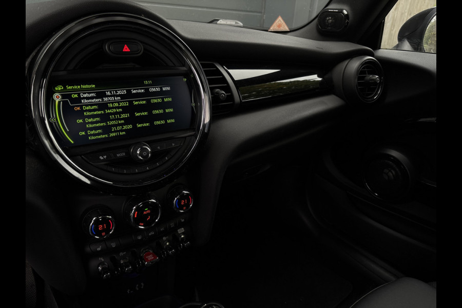 MINI Cabrio 1.5 Cooper Chili Serious Business Harman & Kardon - HUD - Stoelverwarming - Navi -