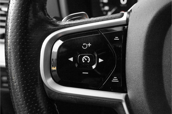Volvo XC90 2.0 D5 AWD R-Design 7-Pers Leder Pano Trekhaak