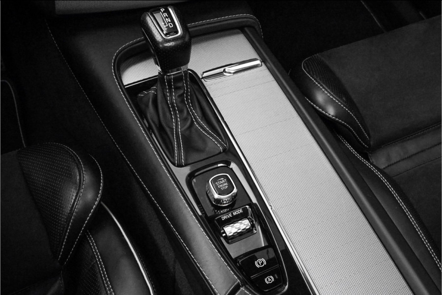 Volvo XC90 2.0 D5 AWD R-Design 7-Pers Leder Pano Trekhaak
