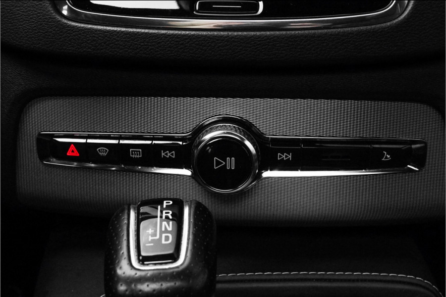 Volvo XC90 2.0 D5 AWD R-Design 7-Pers Leder Pano Trekhaak