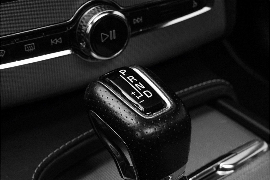 Volvo XC90 2.0 D5 AWD R-Design 7-Pers Leder Pano Trekhaak