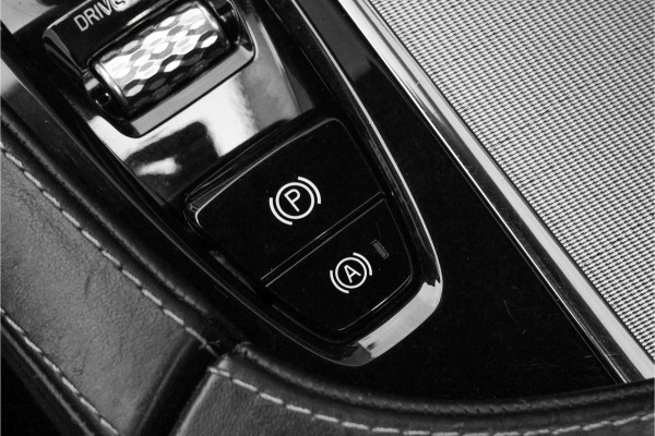 Volvo XC90 2.0 D5 AWD R-Design 7-Pers Leder Pano Trekhaak