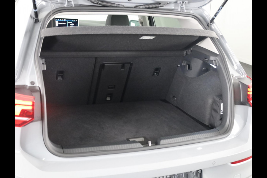 Volkswagen Golf 1.5 TSI Life Edition 115 PK | Verlengde garantie | Panorama dak | Navigatie via app | Stoel- en stuurverwarming |