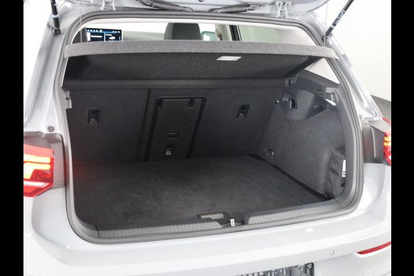 Volkswagen Golf 1.5 TSI Life Edition 115 PK | Verlengde garantie | Panorama dak | Navigatie via app | Stoel- en stuurverwarming |