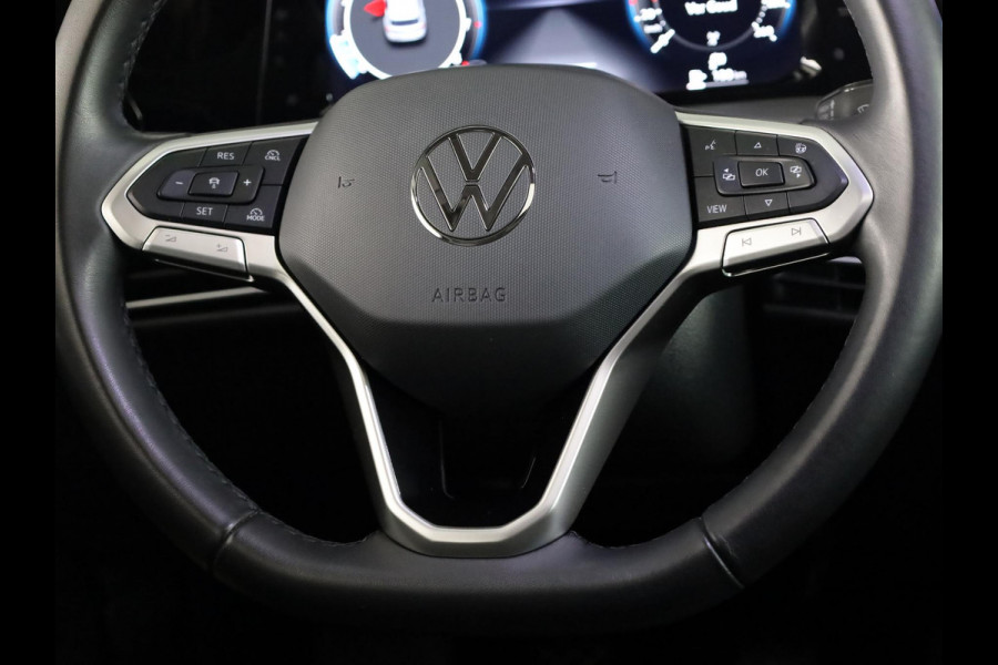 Volkswagen Golf 1.5 TSI Life Edition 115 PK | Verlengde garantie | Panorama dak | Navigatie via app | Stoel- en stuurverwarming |
