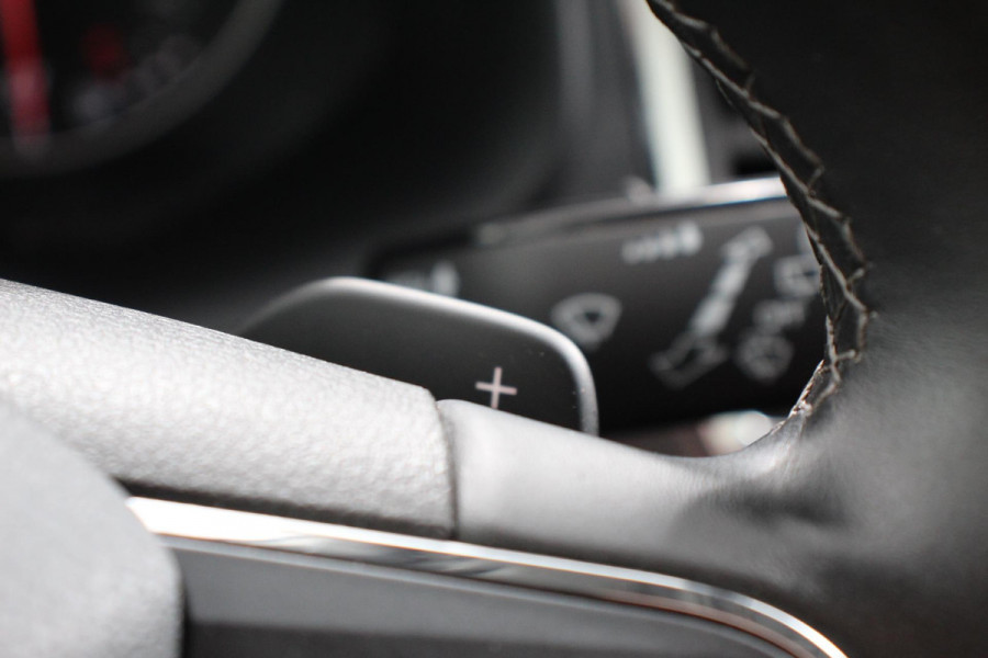 Seat Ateca 1.5 TSI DSG Style Navigatie Apple Carplay/Android Auto Cruise Control Stoelverwarming Elektrische Achterklep Beats Audio Seat Ateca 1.5 TSI DSG Style Navigatie Apple Carplay/Android Auto Cruise Control Stoelverwarming Elektrische Achterklep Beats Audio