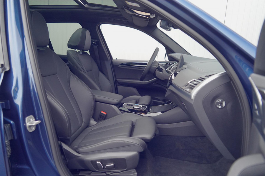 BMW iX3 High Executive Edition 80 kWh / M-Sport / 7.058 KM! / Pano / Leder / Incl. BTW / Camera / Navigatie / Stoelverw.