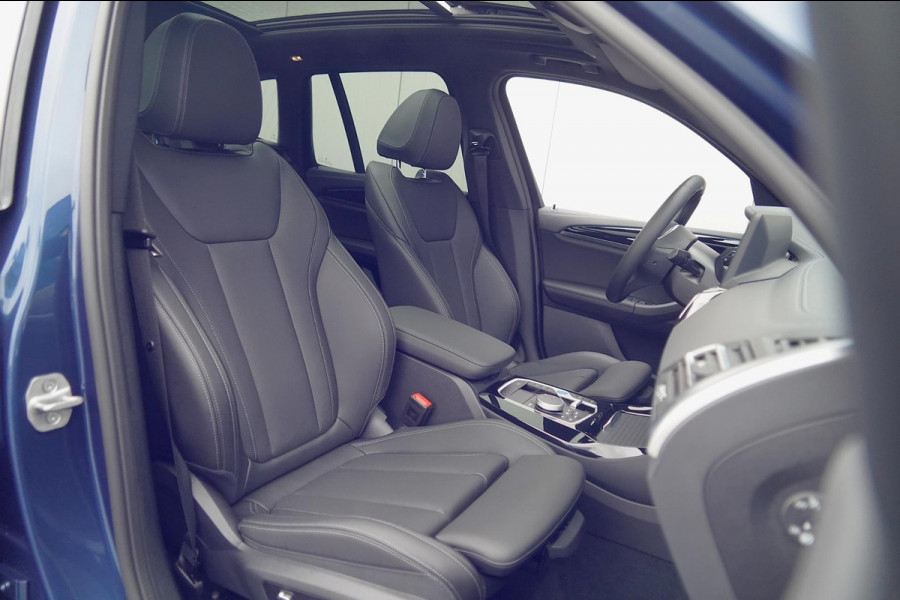 BMW iX3 High Executive Edition 80 kWh / M-Sport / 7.058 KM! / Pano / Leder / Incl. BTW / Camera / Navigatie / Stoelverw.