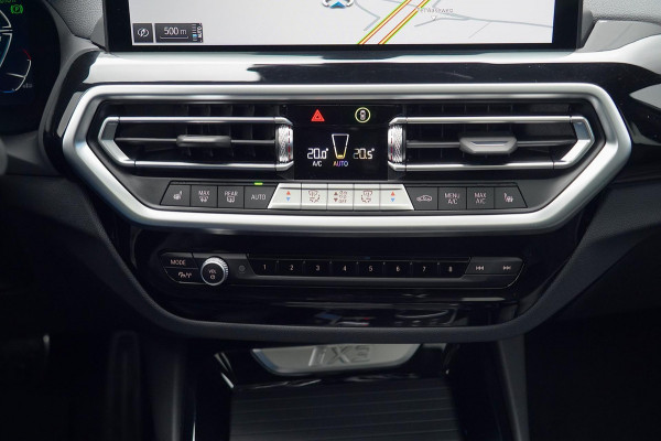 BMW iX3 High Executive Edition 80 kWh / M-Sport / 7.058 KM! / Pano / Leder / Incl. BTW / Camera / Navigatie / Stoelverw.
