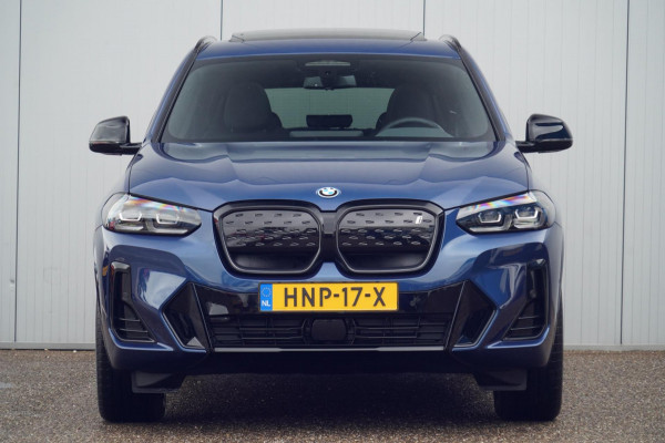 BMW iX3 High Executive Edition 80 kWh / M-Sport / 7.058 KM! / Pano / Leder / Incl. BTW / Camera / Navigatie / Stoelverw.