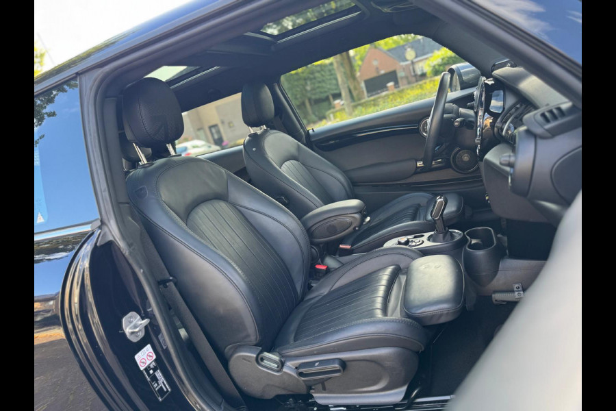 MINI Mini Electric Yours 33 kWh, panoramadak,lederen sportinterieur,camera, navigatie, 1 e eigenaar, nl auto met nap