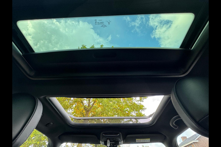 MINI Mini Electric Yours 33 kWh, panoramadak,lederen sportinterieur,camera, navigatie, 1 e eigenaar, nl auto met nap