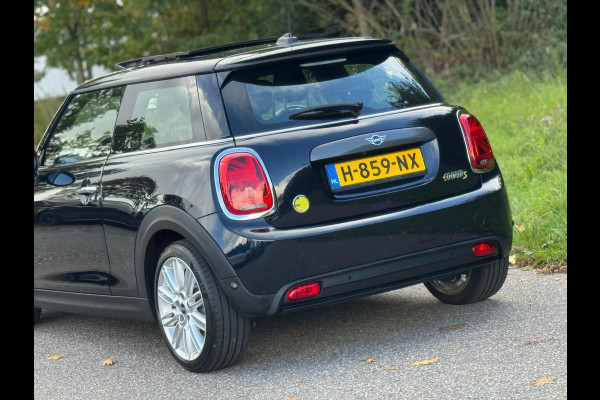 MINI Mini Electric Yours 33 kWh, panoramadak,lederen sportinterieur,camera, navigatie, 1 e eigenaar, nl auto met nap