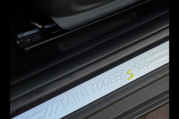 MINI Mini Electric Yours 33 kWh, panoramadak,lederen sportinterieur,camera, navigatie, 1 e eigenaar, nl auto met nap
