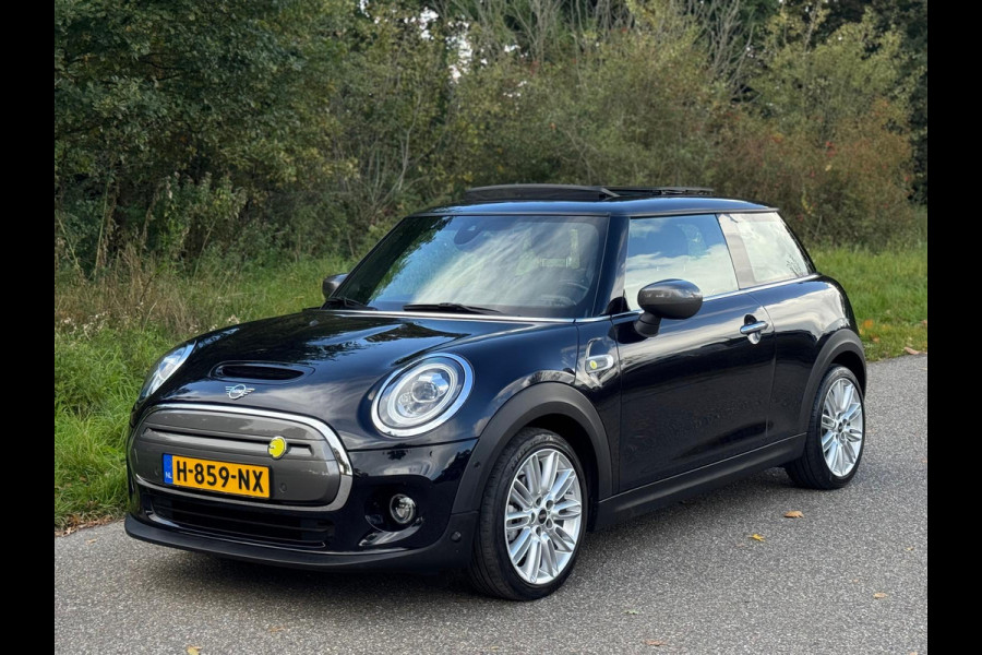 MINI Mini Electric Yours 33 kWh, panoramadak,lederen sportinterieur,camera, navigatie, 1 e eigenaar, nl auto met nap