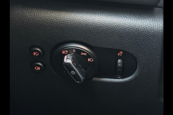 MINI Mini Electric Yours 33 kWh, panoramadak,lederen sportinterieur,camera, navigatie, 1 e eigenaar, nl auto met nap