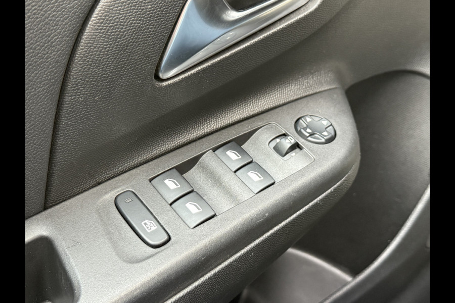 Opel CORSA-E Elegance 50 kWh | Dealeronderhouden | Apple Carplay | 1e eigenaar