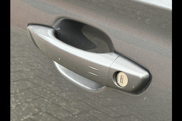 Opel CORSA-E Elegance 50 kWh | Dealeronderhouden | Apple Carplay | 1e eigenaar