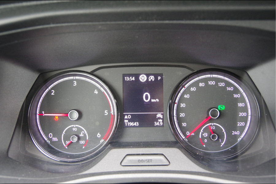 Volkswagen Transporter 2.0 TDI L2 DC 5P, 150PK AUT. LED, TREKHAAK, ADAPT. CRUISE, CAMERA, NAVI, AIRCO, PARKEERSENSOREN, DUBBELE CABINE, DUBBEL CABINE