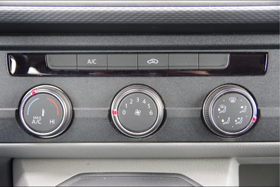 Volkswagen Transporter 2.0 TDI L2 DC 5P, 150PK AUT. LED, TREKHAAK, ADAPT. CRUISE, CAMERA, NAVI, AIRCO, PARKEERSENSOREN, DUBBELE CABINE, DUBBEL CABINE