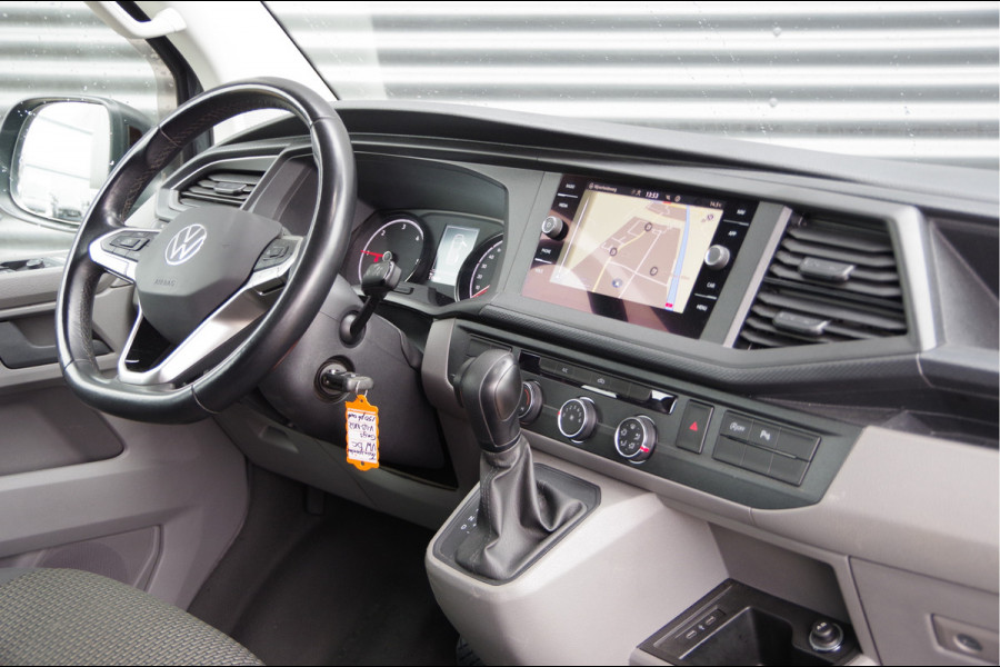Volkswagen Transporter 2.0 TDI L2 DC 5P, 150PK AUT. LED, TREKHAAK, ADAPT. CRUISE, CAMERA, NAVI, AIRCO, PARKEERSENSOREN, DUBBELE CABINE, DUBBEL CABINE