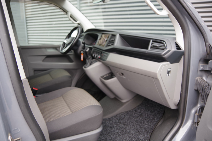 Volkswagen Transporter 2.0 TDI L2 DC 5P, 150PK AUT. LED, TREKHAAK, ADAPT. CRUISE, CAMERA, NAVI, AIRCO, PARKEERSENSOREN, DUBBELE CABINE, DUBBEL CABINE