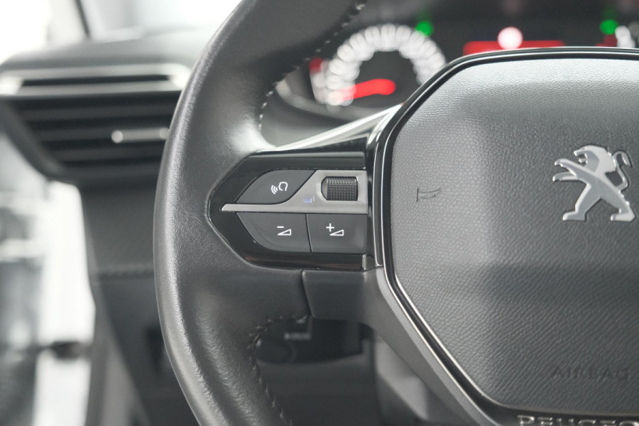 Peugeot 2008 PureTech 102 Allure Pack | Allseason Banden | Parkeersensoren | Apple Carplay