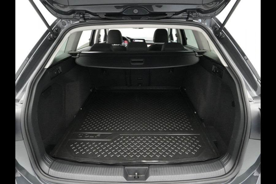 Volkswagen GOLF Variant 1.0 TSI Life Business Navigatie Stoel/stuurverwarming Parkassist Sideassist Pdc Acc 201