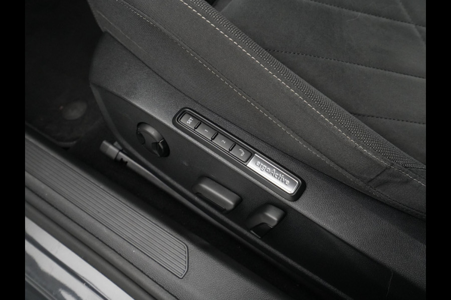 Volkswagen GOLF Variant 1.0 TSI Life Business Navigatie Stoel/stuurverwarming Parkassist Sideassist Pdc Acc 201