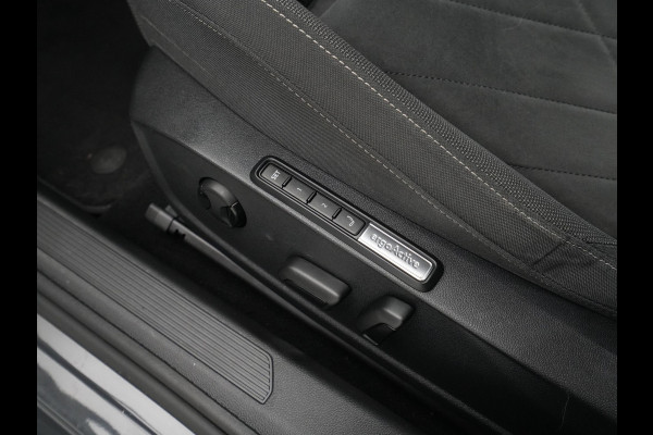 Volkswagen GOLF Variant 1.0 TSI Life Business Navigatie Stoel/stuurverwarming Parkassist Sideassist Pdc Acc 201