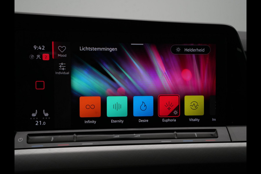 Volkswagen GOLF Variant 1.0 TSI Life Business Navigatie Stoel/stuurverwarming Parkassist Sideassist Pdc Acc 201