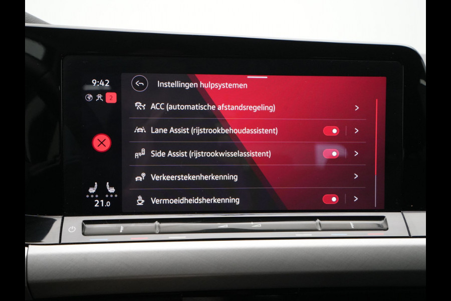 Volkswagen GOLF Variant 1.0 TSI Life Business Navigatie Stoel/stuurverwarming Parkassist Sideassist Pdc Acc 201