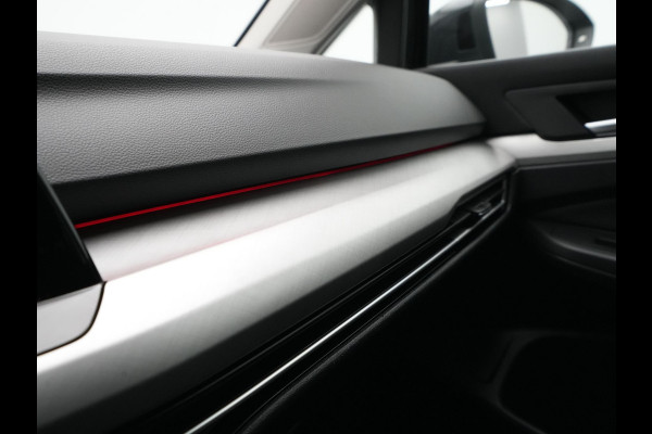 Volkswagen GOLF Variant 1.0 TSI Life Business Navigatie Stoel/stuurverwarming Parkassist Sideassist Pdc Acc 201