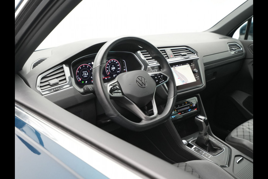 Volkswagen Tiguan 1.5 TSI 150pk DSG R-Line Navigatie Wegkl. trekhaak Acc Elek. kofferklep 276