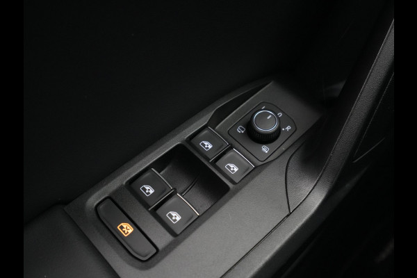 Seat Leon Sportstourer 1.5 TSI FR Launch Edition Navigatie Sideassist Stoelverwarming Parkassist Carplay 245
