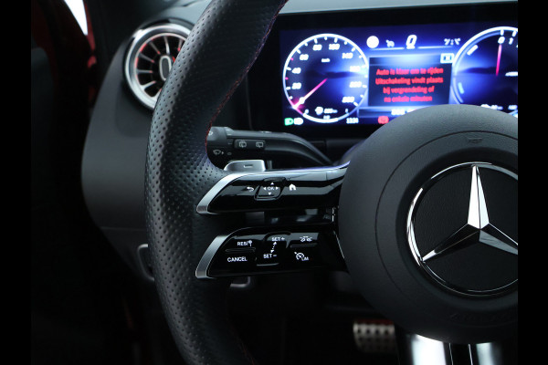 Mercedes-Benz GLA 250 e AMG Nightpakket Face Lift | Memory | Keyless Go | Stoel- en Stuurverwarming | Car Play | Sfeerverlichting | Inclusief 24 maanden Mercedes-Benz Certified garantie voor Europa.