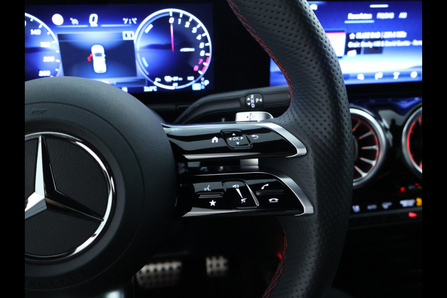 Mercedes-Benz GLA 250 e AMG Nightpakket Face Lift | Memory | Keyless Go | Stoel- en Stuurverwarming | Car Play | Sfeerverlichting | Inclusief 24 maanden Mercedes-Benz Certified garantie voor Europa.