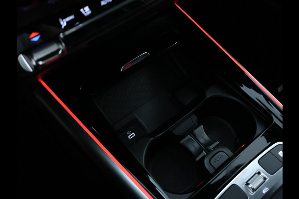 Mercedes-Benz GLA 250 e AMG Nightpakket Face Lift | Memory | Keyless Go | Stoel- en Stuurverwarming | Car Play | Sfeerverlichting | Inclusief 24 maanden Mercedes-Benz Certified garantie voor Europa.