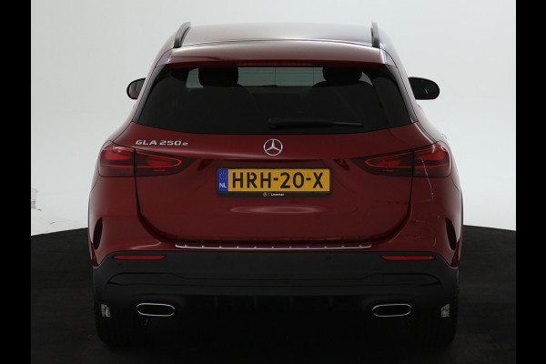 Mercedes-Benz GLA 250 e AMG Nightpakket Face Lift | Memory | Keyless Go | Stoel- en Stuurverwarming | Car Play | Sfeerverlichting | Inclusief 24 maanden Mercedes-Benz Certified garantie voor Europa.