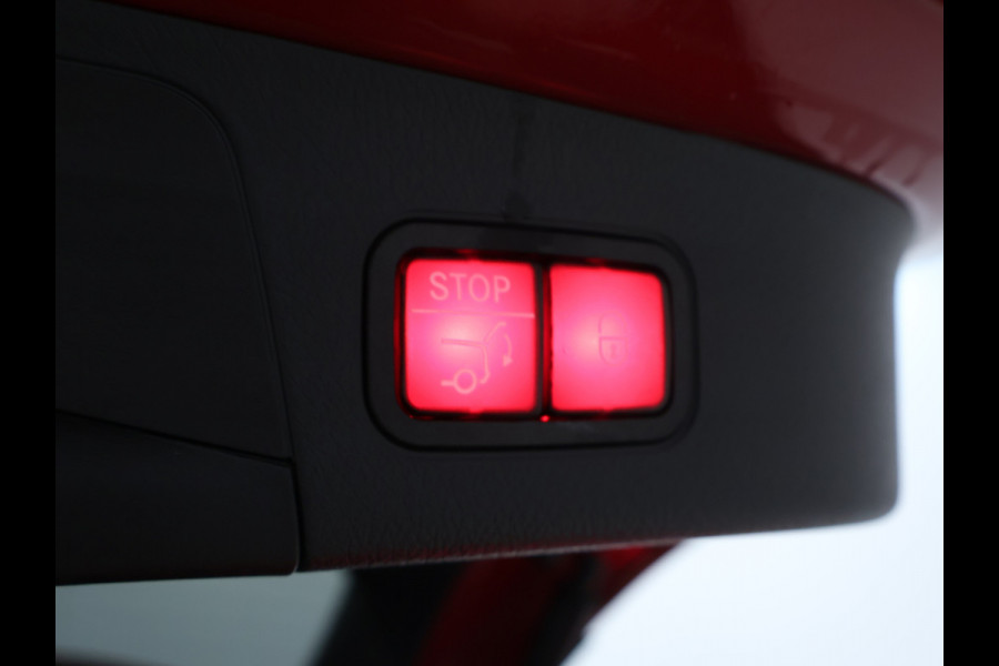Mercedes-Benz GLA 250 e AMG Nightpakket Face Lift | Memory | Keyless Go | Stoel- en Stuurverwarming | Car Play | Sfeerverlichting | Inclusief 24 maanden Mercedes-Benz Certified garantie voor Europa.